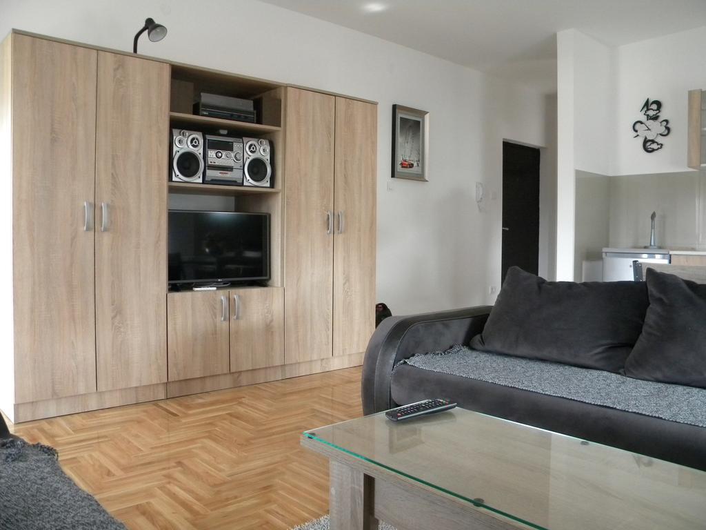 ארנדלובאץ' Apartment Srebrni Oblak מראה חיצוני תמונה